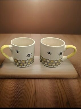 American Atelier Stoneware “Bees and Honeycomb Espresso DemitasseCups~ Set of 2